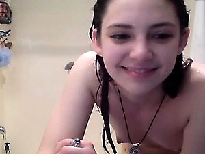 Amateur blog teen fingers her hairy pussy on webcam